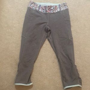 Ivivva (Lululemon Kids) Size 12 Grey Cropped Leggings